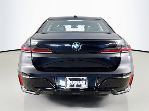 New 2026 BMW i7 xDrive60 image 6