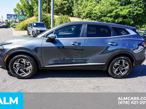 Used 2025 Kia Sportage LX FWD image 6