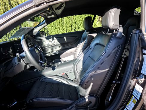 Used 2024 Ford Mustang GT Premium image 17