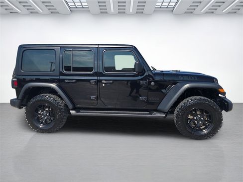 Used 2024 Jeep Wrangler Willys image 2