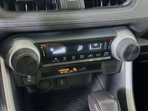 Used 2020 Toyota RAV4 LE w/ Carpet Mat Package FWD image 24