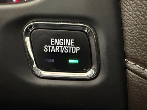 Used 2023 GMC Acadia SLT w/ Technology Package image 39