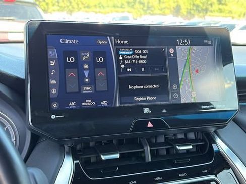 Used 2022 Toyota Venza XLE AWD/4WD image 15