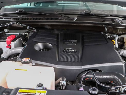 Used 2024 Toyota Tundra Limited image 29