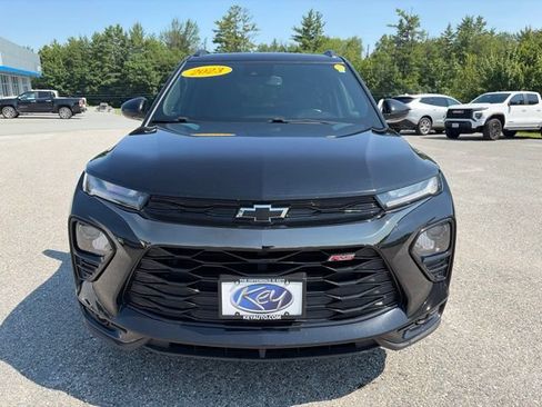 Used 2023 Chevrolet TrailBlazer RS w/ Convenience Package AWD/4WD image 2
