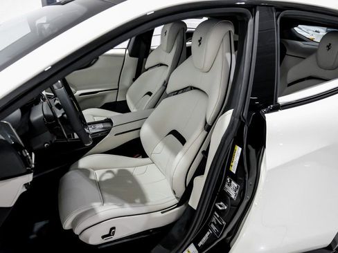 Used 2025 Ferrari Purosangue image 31