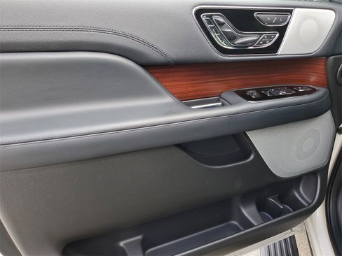 Certified 2022 Lincoln Navigator L Reserve image 18