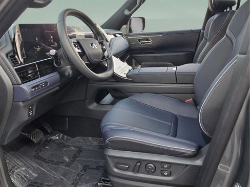 New 2026 INFINITI QX80 4WD image 12
