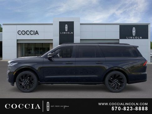 New 2026 Lincoln Navigator L Reserve w/ Jet Appearance Package AWD/4WD image 3
