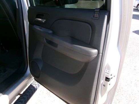 Used 2009 Chevrolet Avalanche LT w/ Suspension Package, Off-Road image 22