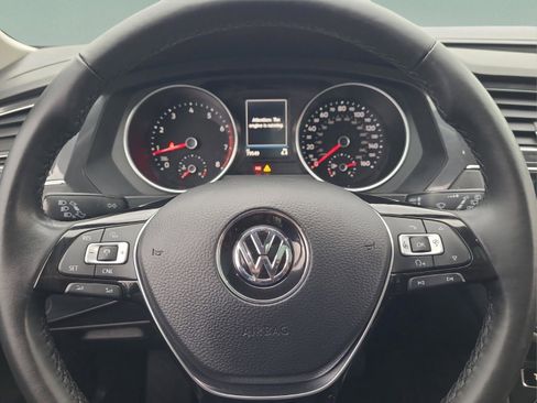 Used 2018 Volkswagen Tiguan SEL image 24