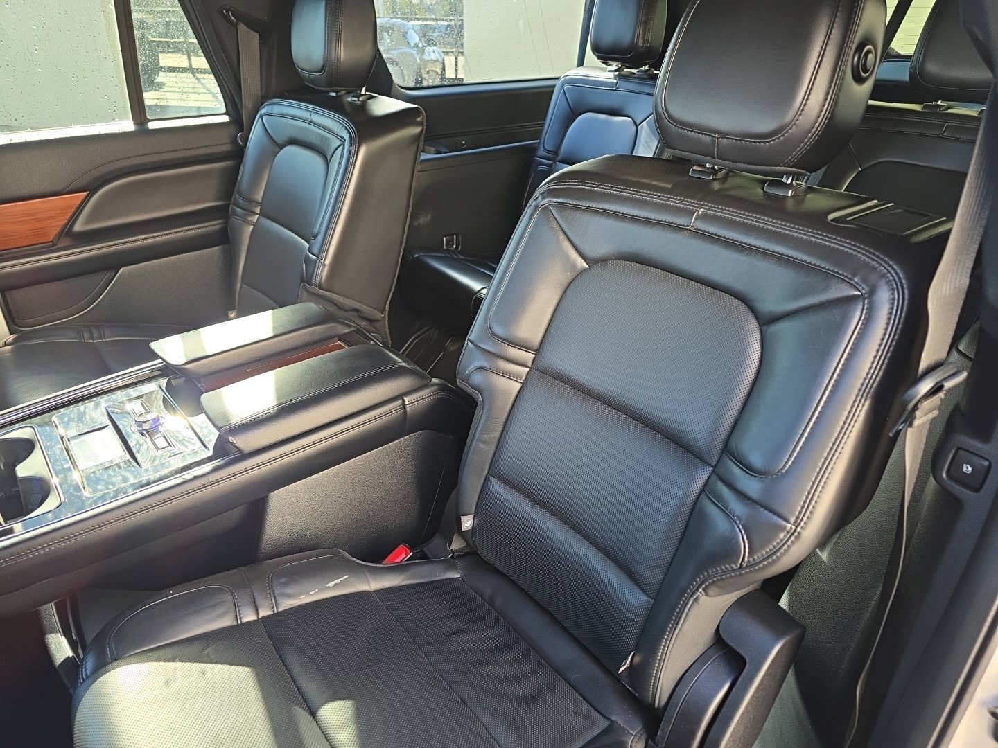 Used 2020 Lincoln Navigator L Reserve w/ Equipment Group 208A Reserve AWD/4WD image 24