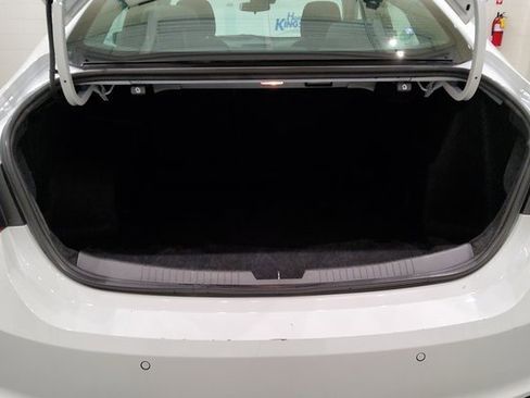 Used 2024 Chevrolet Malibu LT image 14