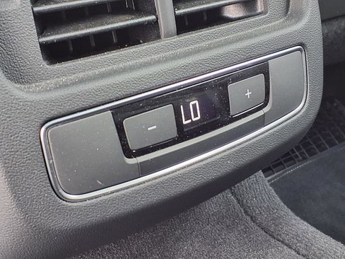 Used 2023 Audi e-tron GT Premium Plus image 24