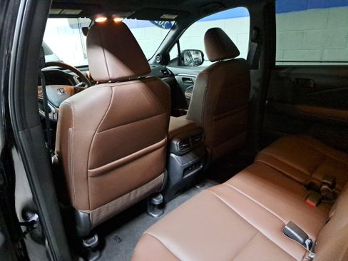 Certified 2025 Honda Passport EX-L image 14