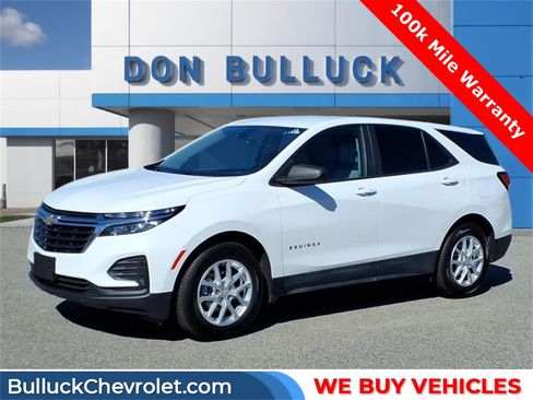 Used 2023 Chevrolet Equinox LS image 1