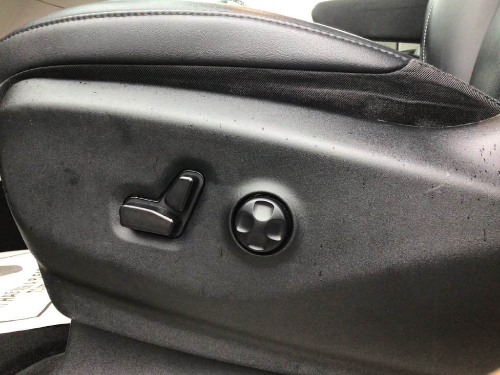 Used 2024 Chrysler Pacifica Limited FWD image 30