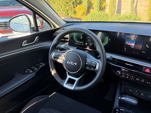 Used 2025 Kia K5 LXS image 33
