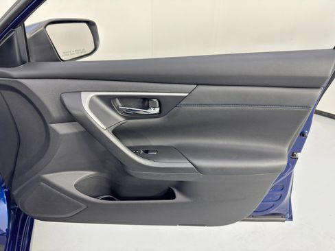 Used 2017 Nissan Altima 2.5 SR image 37