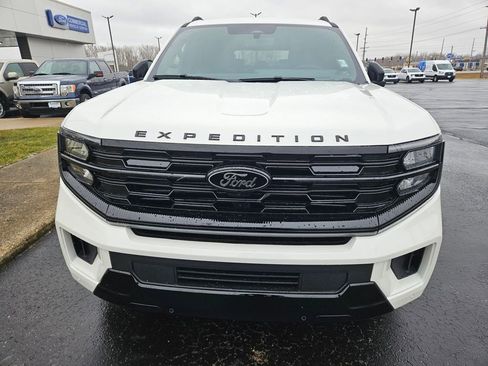 New 2026 Ford Expedition Max Platinum w/ Stealth Appearance Package AWD/4WD image 3
