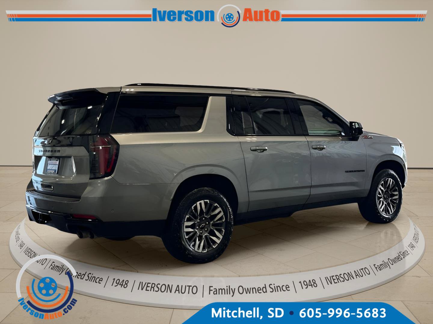 Used 2025 Chevrolet Suburban Z71 AWD/4WD image 9