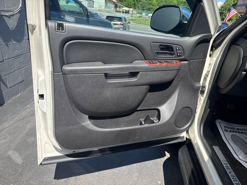 Used 2012 Chevrolet Avalanche LTZ AWD/4WD image 20