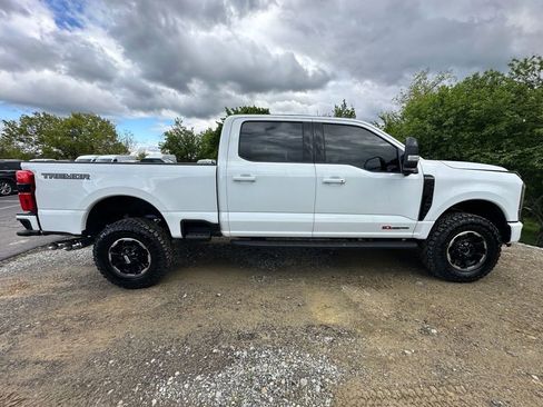 New 2026 Ford F350 Platinum w/ Tremor Off-Road Package AWD/4WD image 4
