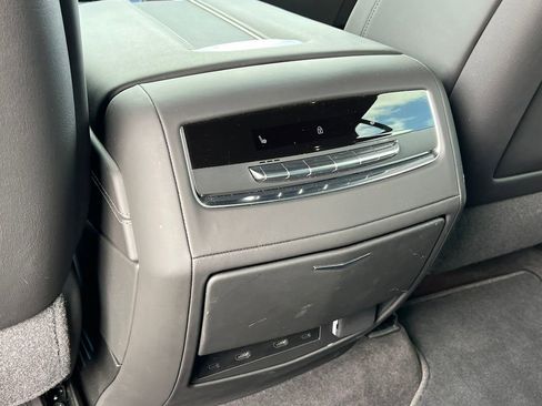 Certified 2025 Cadillac Escalade Sport Platinum w/ LPO, Floor Liner Package AWD/4WD image 45