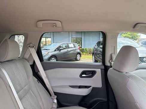 Used 2025 Nissan Rogue SV AWD/4WD image 14