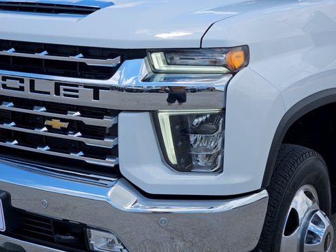 Used 2023 Chevrolet Silverado 3500 LTZ w/ LTZ Convenience Package AWD/4WD image 8