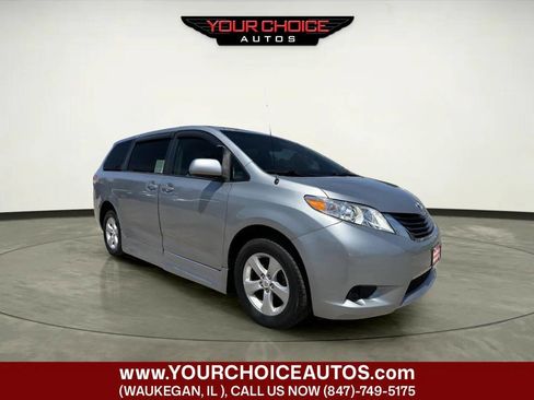 Used 2011 Toyota Sienna LE FWD image 8