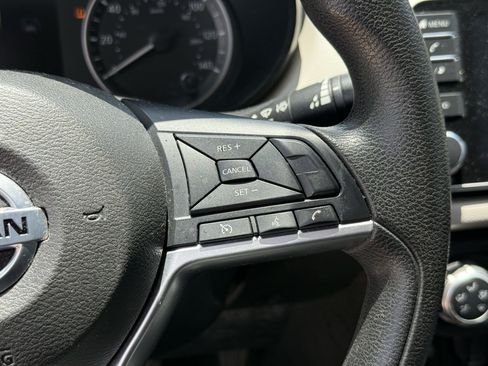Used 2021 Nissan Versa SV FWD image 17