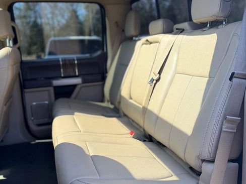 Used 2019 Ford F150 Lariat image 14