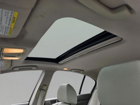 Used 2011 INFINITI G37 x w/ Premium Pkg image 14