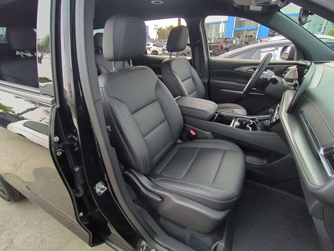 Used 2024 Chevrolet Traverse LT w/ Midnight/Sport Edition image 27