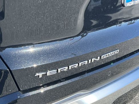 New 2026 GMC Terrain Denali w/ LPO, Black Badging Package image 23