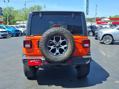 Used 2018 Jeep Wrangler Unlimited Sahara AWD/4WD image 5