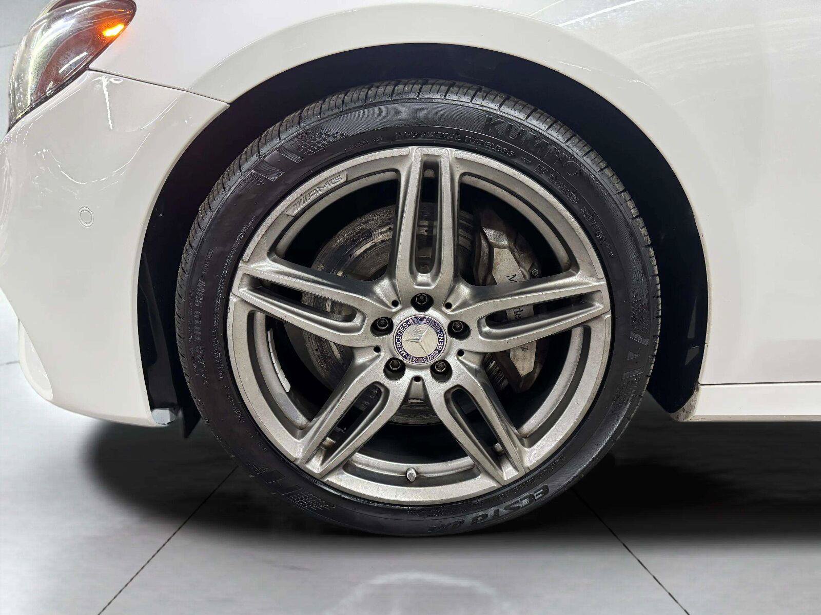 Used 2017 Mercedes-Benz E 300 4MATIC image 31