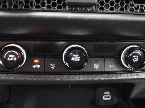 Used 2025 Honda HR-V LX image 31