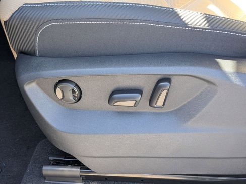 New 2026 Volkswagen Atlas Cross Sport SE image 15