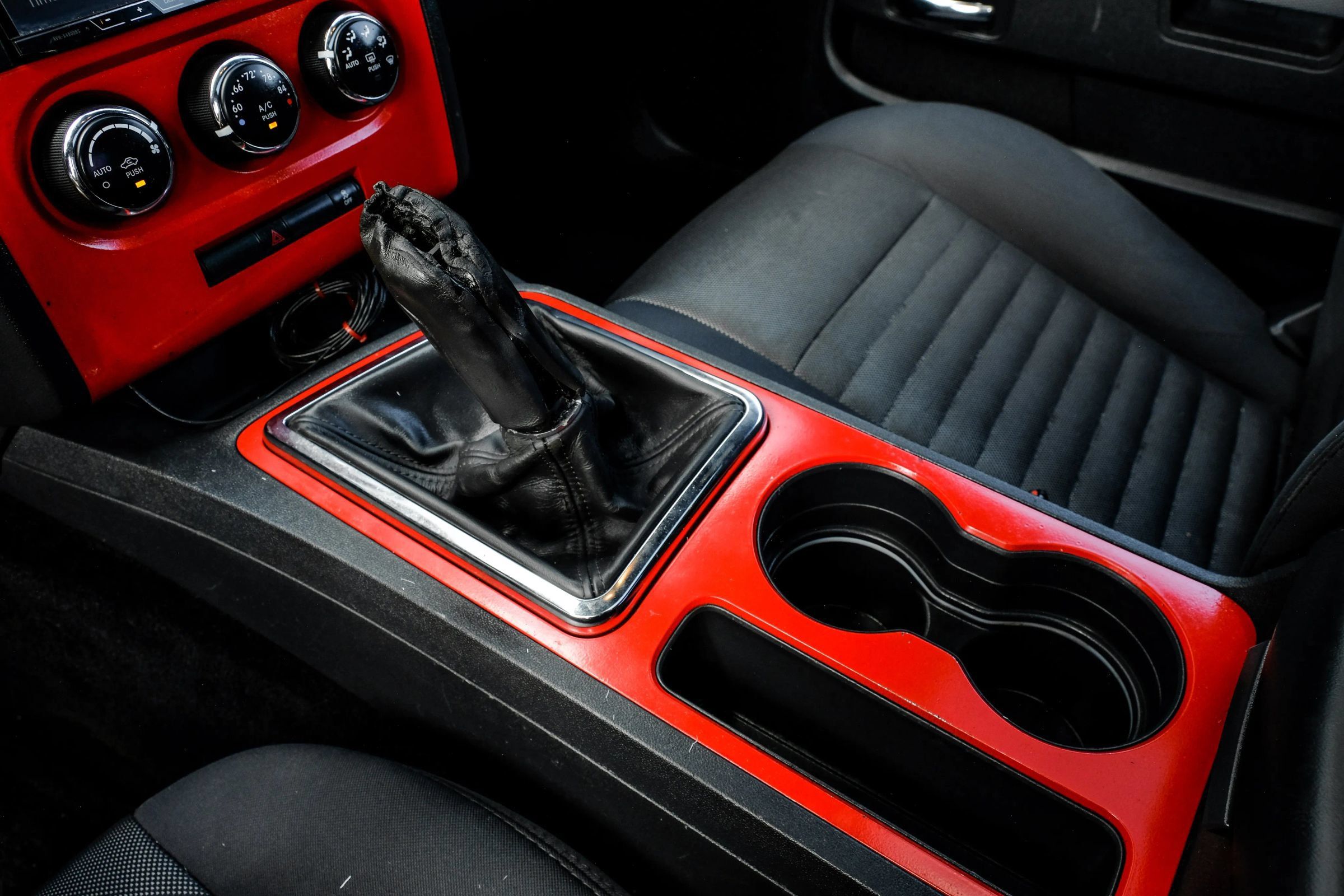 Used 2013 Dodge Challenger R/T w/ Blacktop Pkg RWD image 29