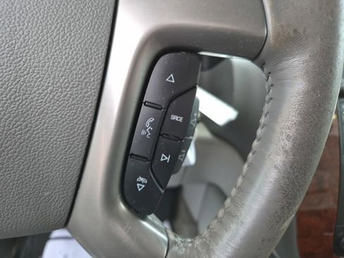 Used 2013 Chevrolet Avalanche LTZ image 20