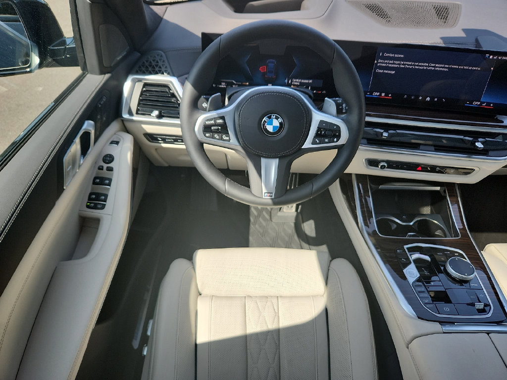 Certified 2026 BMW X7 xDrive40i w/ M Sport Package AWD/4WD image 12