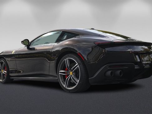 Certified 2022 Ferrari Roma image 5