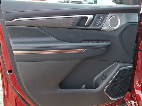 New 2026 Buick Enclave Avenir w/ Super Cruise Package image 13