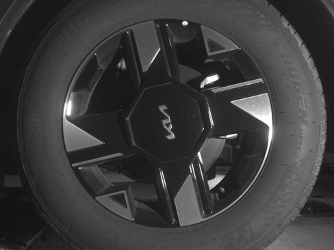 Used 2025 Nissan Rogue SV FWD image 14