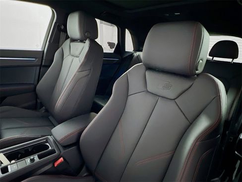 Used 2025 Audi Q3 2.0T Premium Plus image 11