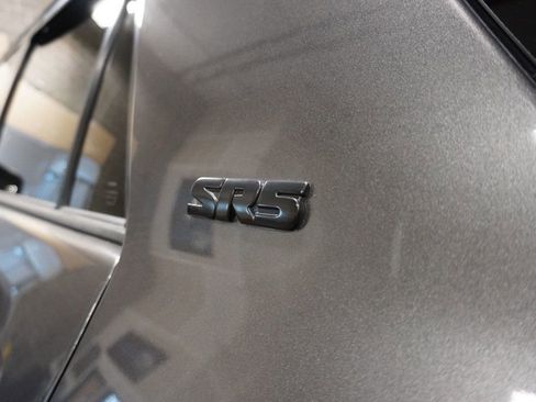 Used 2018 Toyota 4Runner SR5 AWD/4WD image 6