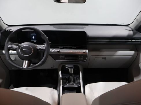 Used 2025 Hyundai Kona SEL image 17