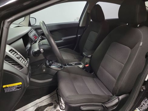 Used 2018 Kia Forte LX image 14